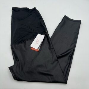 Isabel maternity active high glass leggings.‎ Size XXL. NWT retails $35